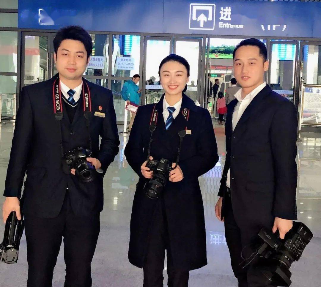 “星空app官方网页”
尺度化融媒体事情室示范点丨梧州车务段融媒体事情室(图4) “星空app官方网页”
尺度化融媒体事情室示范点丨梧州车务段融媒体事情室(图4)