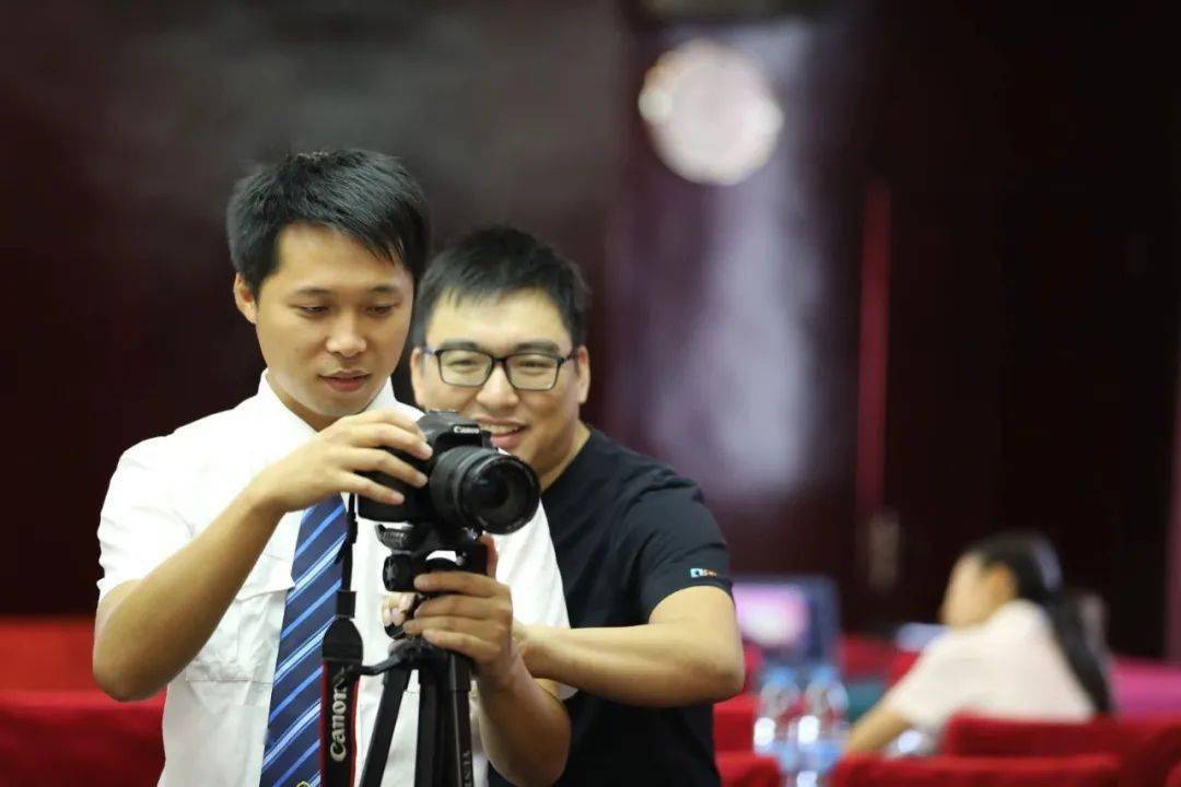 “星空app官方网页”
尺度化融媒体事情室示范点丨梧州车务段融媒体事情室(图5) “星空app官方网页”
尺度化融媒体事情室示范点丨梧州车务段融媒体事情室(图5)