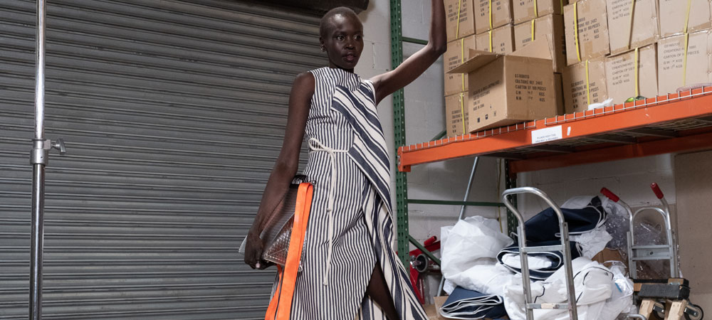 星空app官网:《白噪声2》4月上市 在废旧医院展开追逐战(图2) 星空官方网站