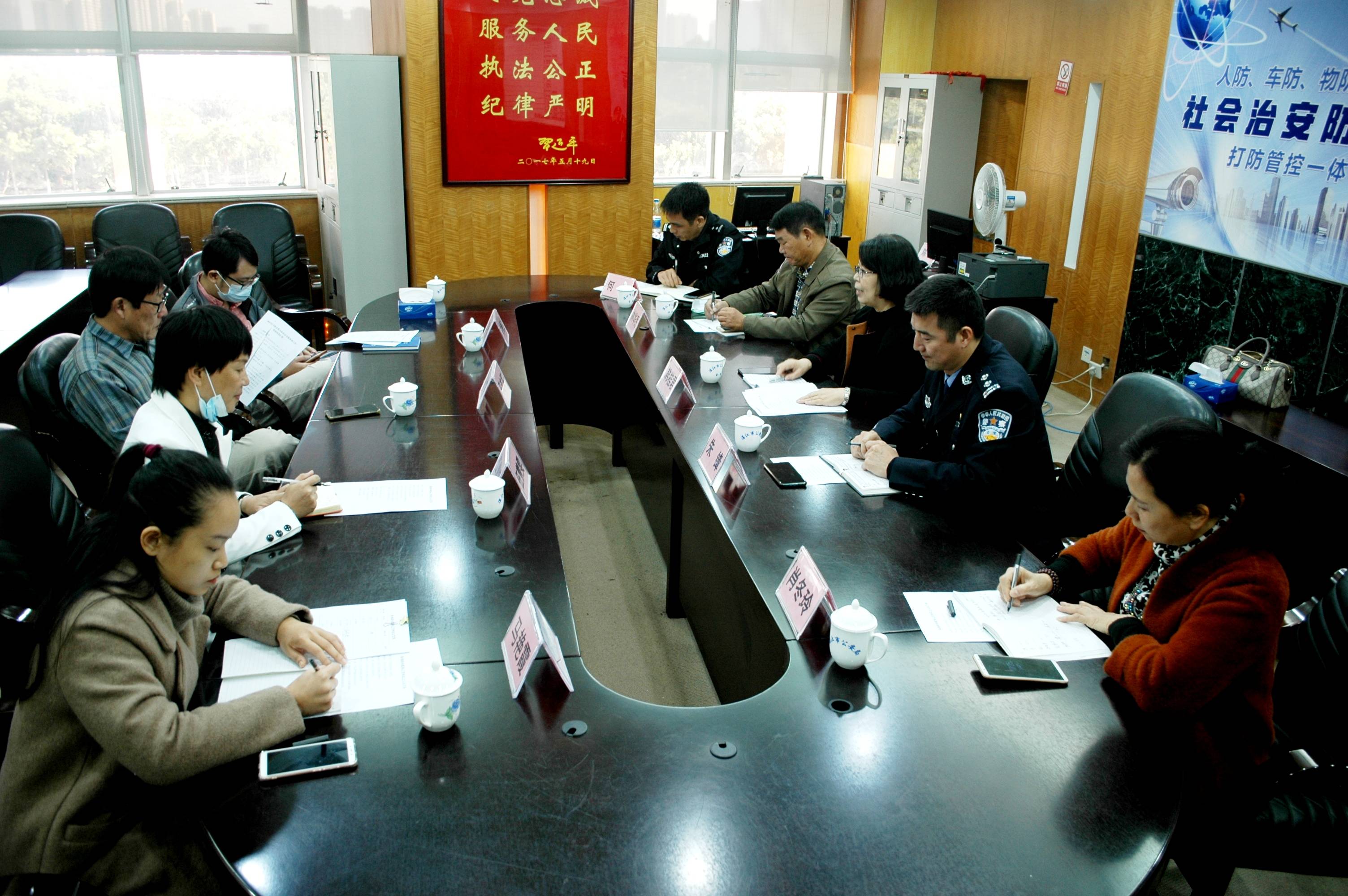 湛江:依托媒体高效为临危不惧者宣传 营造学英雄祟尚英雄良好气氛!_星空app官网(图1)
湛江:依托媒体高效为临危不惧者宣传 营造学英雄祟尚英雄良好气氛!_星空app官网(图1)