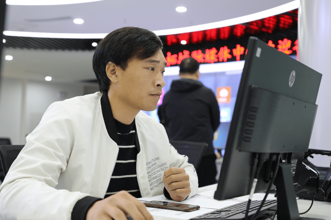 柘城融媒体中心:同心向“融” “融”荣与共_星空app官方网页(图7)
柘城融媒体中心:同心向“融” “融”荣与共_星空app官方网页(图7)